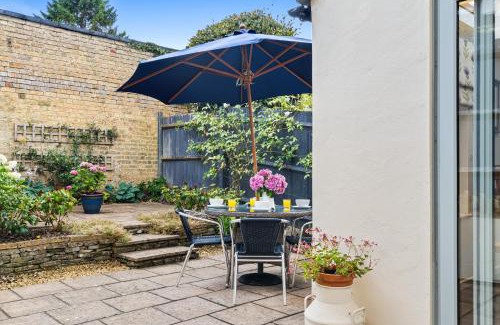 Cheltenham House | Prestbury Stables