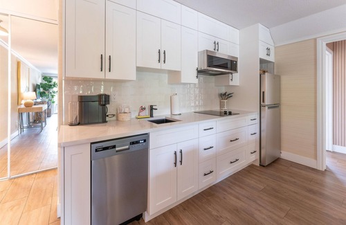Downtown Kelowna Hotel | Prestige Beach House, WorldHotels Crafted