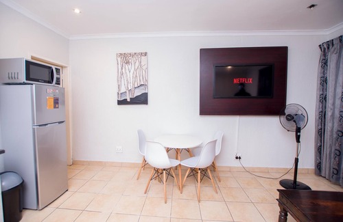 Greater Johannesburg Metropolitan Area House | Prestigious Apartments