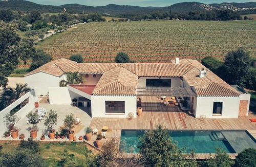 La Londe-les-Maures Villa | Prestigious villa in the heart of a vineyard near BORMES-LES-MIMOSAS