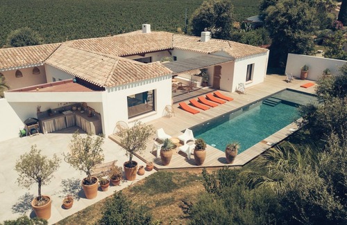 La Londe-les-Maures Villa | Prestigious villa in the heart of a vineyard near BORMES-LES-MIMOSAS