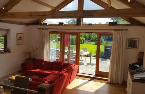 Haslemere House | Prestwick Oak - Open Plan 2 Double Ensuite Rural Oak Framed House Sleeps 4 plus AONB