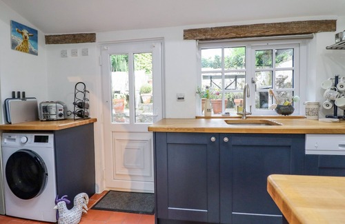 Ffestiniog Cottage | PRESWYLFA, pet friendly, with open fire in Ffestiniog