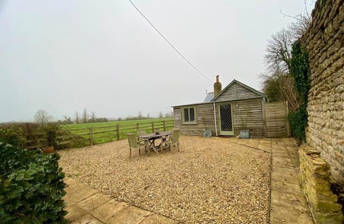 Swindon House | Pretty 1 bedroom cottage near Cirencester