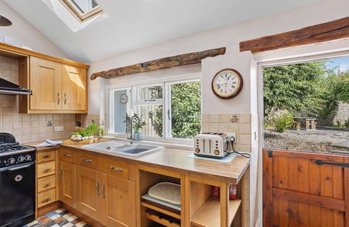 Torrington Cottage | Pretty 2 bed cottage & garden, Torrington