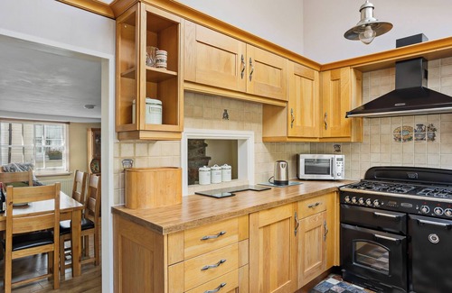 Torrington Cottage | Pretty 2 bed cottage & garden, Torrington