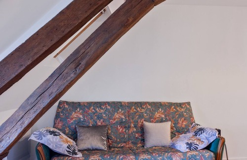 Le Blanc Apartment | Pretty Apartment in Le Blanc near City Centre
