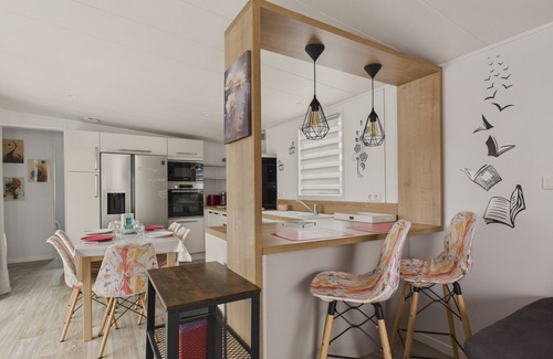 Bretignolles-sur-Mer Ski Chalet | Pretty Chalet for 6- Estate with swimming pool