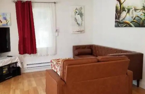 Seaside House | Pretty Entire House Free Parking and Internet