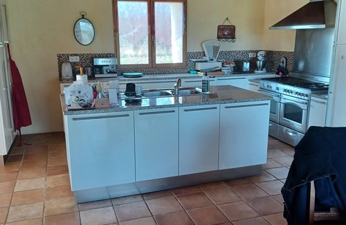 Margueron House | Pretty, fully-equipped stone farmhouse