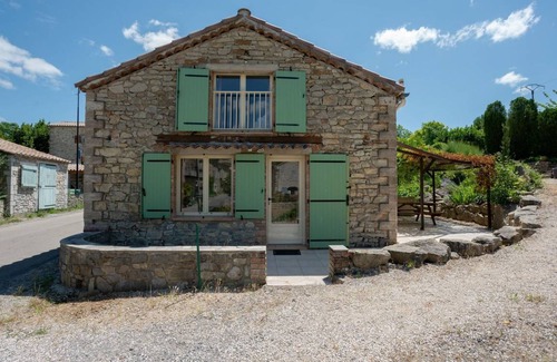 Courry House | Pretty Holiday Home in Courry with Swimming Pool