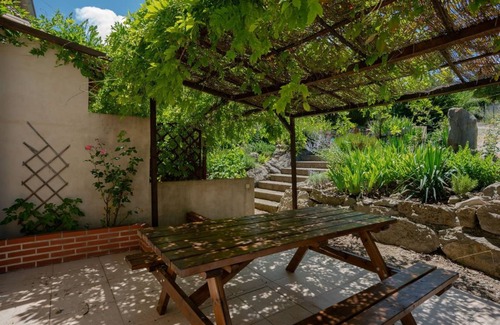 Courry House | Pretty Holiday Home in Courry with Swimming Pool