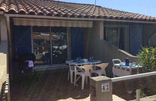 Portiragnes-Plage House | Pretty little house in secure residence 150 meters from the beach with wifi !