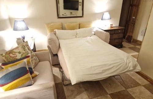 Harrow Road Apartment | Pretty Maida Vale Apartments