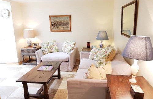 Harrow Road Apartment | Pretty Maida Vale Apartments