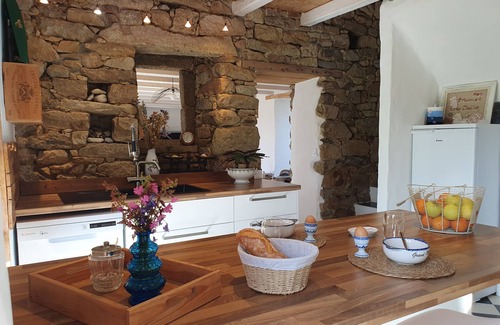 Kerlouan House | Pretty stone house with large garden for 6