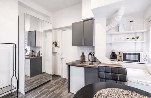 Epinettes Apartment | Pretty studio Batignolles - Civil lease