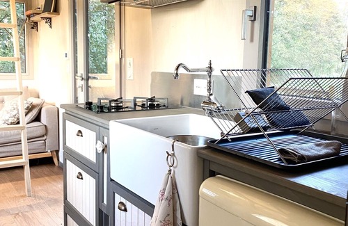 Cholet Cottage | Pretty Tiny House under the big trees, near Puy du Fou swimming pool!