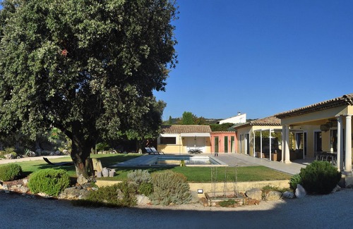 Domazan Villa | Pretty Villa with swimming pool and total air conditioning- Avignon -Nîmes-Uzes