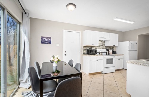 Barker House | Price Drop! Entire 4BR[10% OFF]Home| Wi-Fi & More-MD