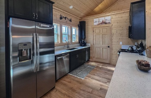 Cleveland Cabin | Priceless Gem - One Bedroom House, Sleeps 2