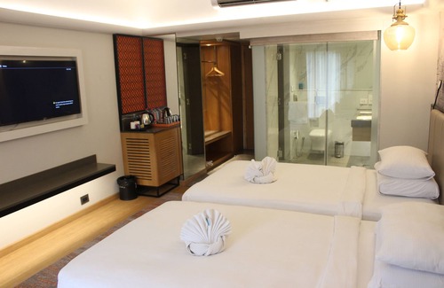 Satellite Hotel | Pride Plaza Hotel, Ahmedabad