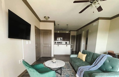 Ferndale Apartment | Prime 1BD/1BA w/Balcony + Gym - Little Rock