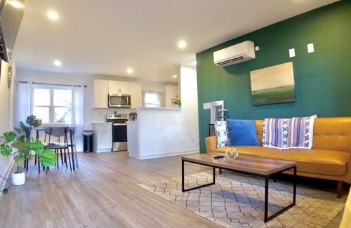 Plaza Midwood Apartment | Prime 1BR with King Bed