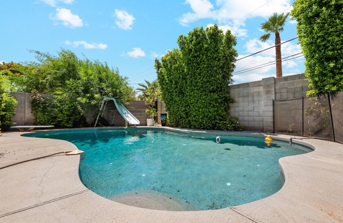 Wilshire Terrace House | Prime Arcadia House with Pool and close to Restaurants + Shopping