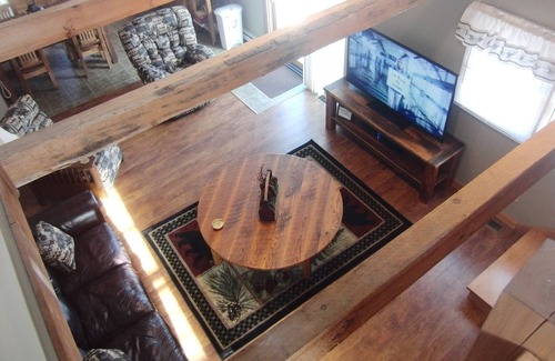 Pittsburg House | **PRIME AVAILABILITY TRAILSIDE LODGE PITTSBURG DIRECT TRAIL ACCESS