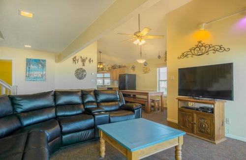 Galveston House | Prime Beachfront Home.Close to All Galveston Has to Offer!