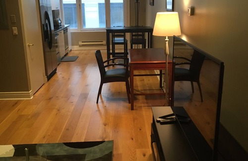 Financial District Condo | Prime Financial District Location Location Location!