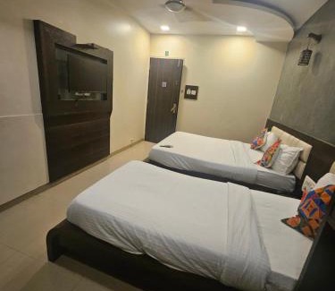 Sakinaka Hotel | Prime Hotel Addore Palácée - Near Mumbai Airport , Visa Consultant , Jio World Convention Centre BKC