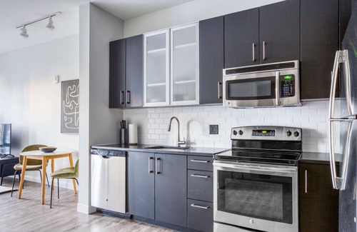 Shawmut Apartment | Prime Ink Block Studio w. W/D and Gym by Blueground