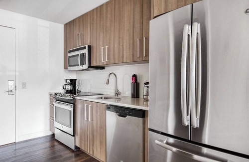 Shawmut Apartment | Prime Ink Block Studio w. W/D and Gym by Blueground