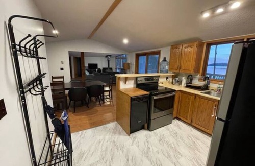 Minett House | Prime Lake Rosseau Location