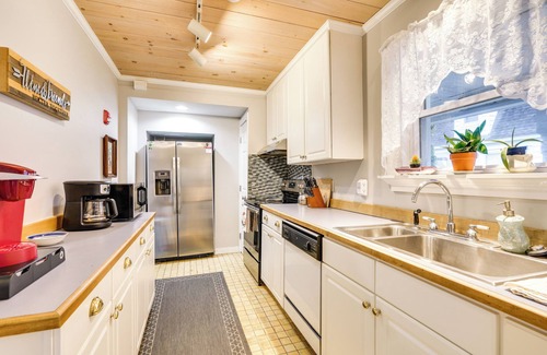 Bemus Point Apartment | Prime Lakeside Village Location: Apt w/Kitchen!