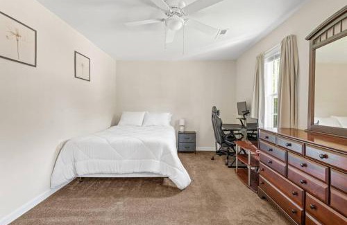 North Chesterfield Apartment | Prime Location 2 BR Oasis with Washer and Dryer