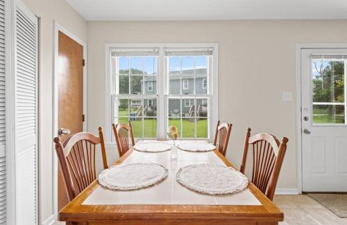 North Chesterfield Apartment | Prime Location 2 BR Oasis with Washer and Dryer