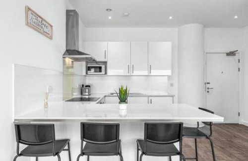 Fairfield Apartment | Prime Location 2BR flat 15 Min London Bridge DP292