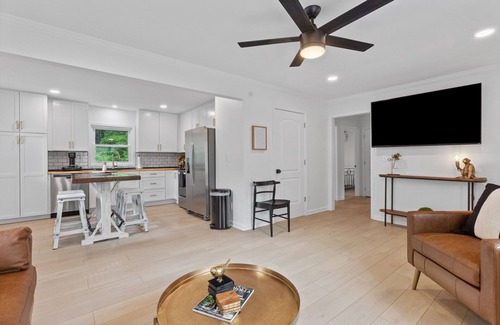 Johnson City House | Prime location 2BR/1 Bath Home