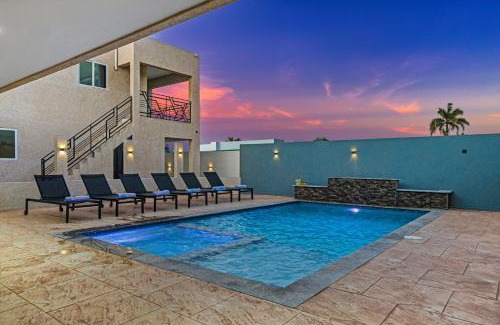 Ponton House | Prime Location 2br W Pool, Bbq & Close To Beach