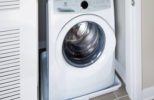 Fairfax Apartment | Prime Location 2BRM Home |Fairfax| Free Parking