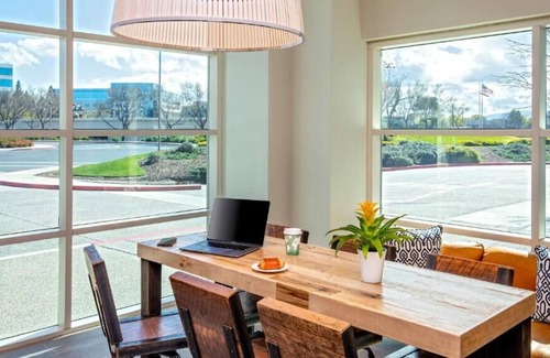 Redwood Shores House | Prime Location! 4 Modern Units, Pets Allowed, Waterfront View, Swimming Pool!