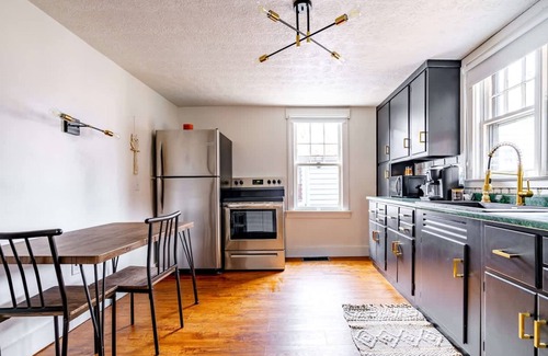 Chillicothe House | Prime Location Clean Top Rated Free Parking