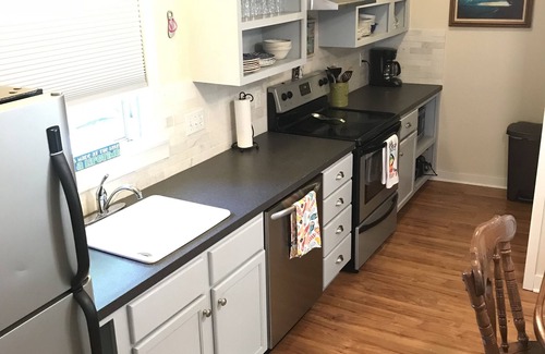 Grand Haven Cottage | Prime Location Downtown! Walk To Everything!