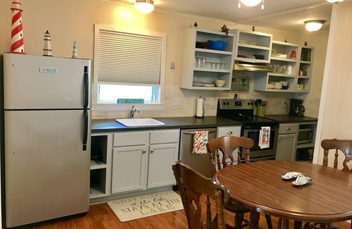 Grand Haven Cottage | Prime Location Downtown! Walk To Everything!