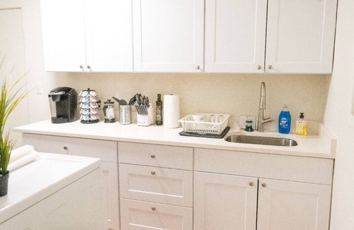 Hough House | Prime Location Downtown Vancouver