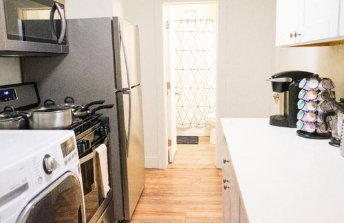 Hough House | Prime Location Downtown Vancouver