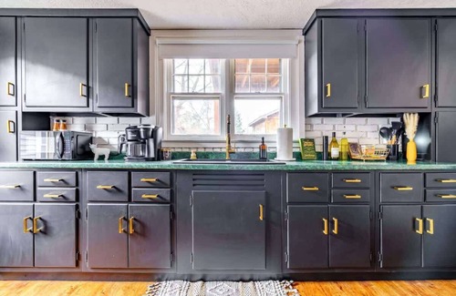 Chillicothe House | PRIME Location – Free Parking – CLEAN - Top Rated